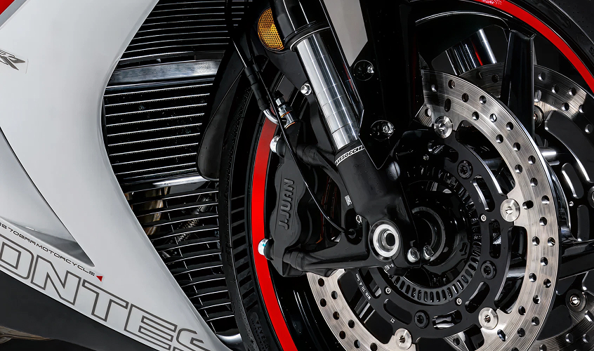 Zontes Moto San Isidro - Frenos delanteros 703RR Zontes Motos San Isidro - Detalle del sistema de frenos delantero J.Juan de la Zontes 703RR