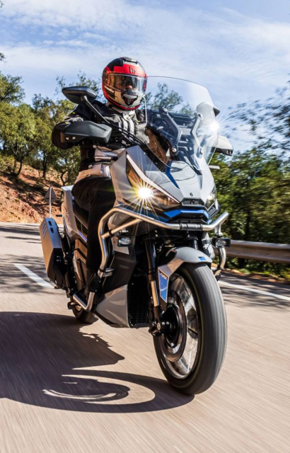 Zontes Motos San Isidro - Zontes 368G Adventure en ruta con conductor