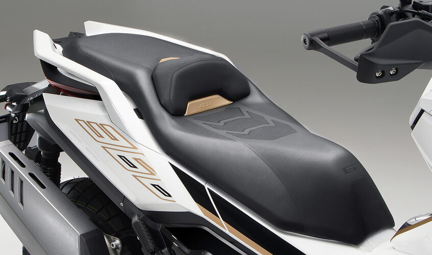 Zontes Moto San Isidro - Diseño lateral 368G Zontes Motos San Isidro - Asiento y lateral Zontes 368G Adventure