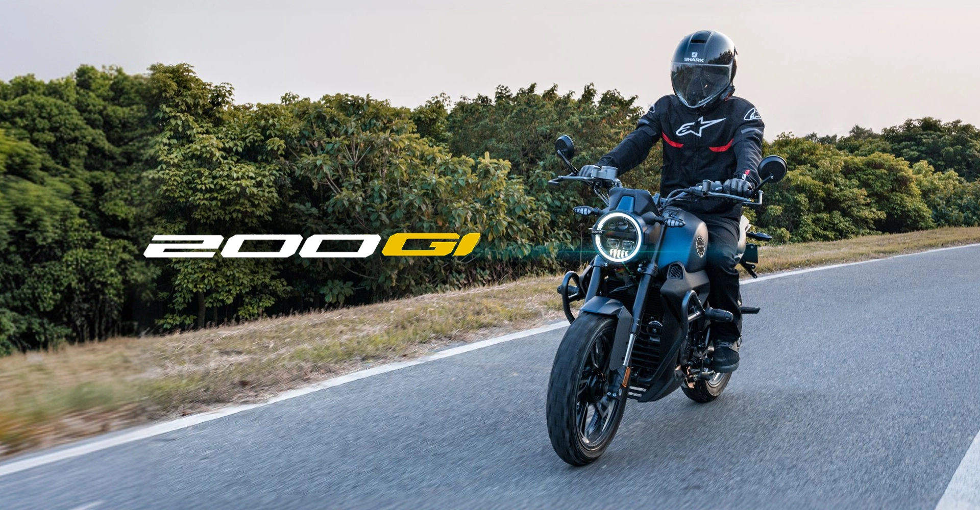 Zontes Moto San Isidro - Zontes 200G en movimiento Zontes Motos San Isidro - Zontes 200G en conducción sobre ruta